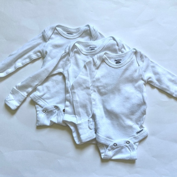Gerber Other - White Long Sleeve Onesies NB
